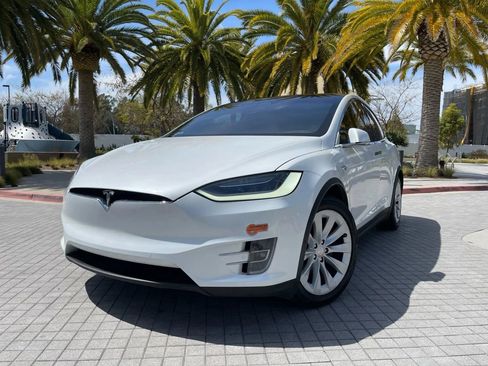 Used 2018 Tesla Model X 100D image 10