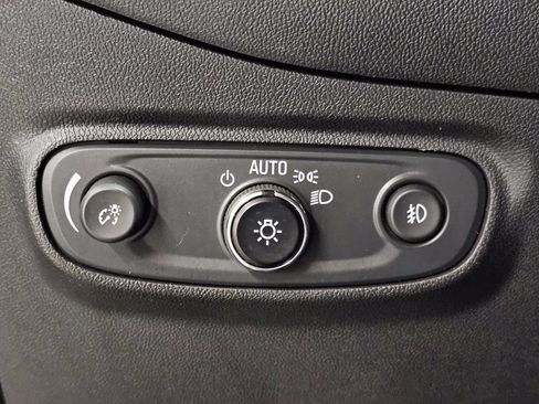 Certified 2022 Chevrolet Equinox Premier FWD image 39