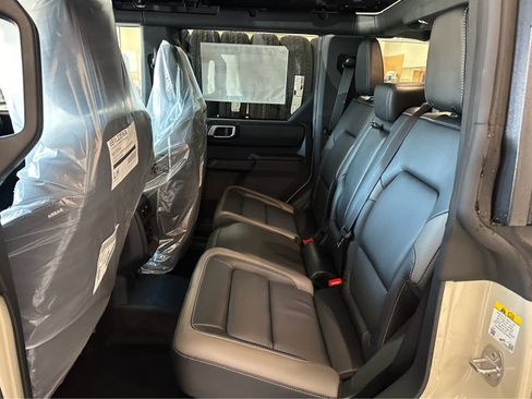 New 2026 Ford Bronco Outer Banks AWD/4WD image 12