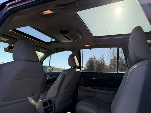 Used 2022 Honda Pilot Elite image 36