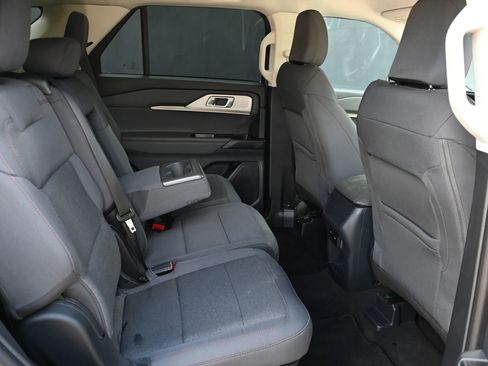Used 2025 Ford Explorer Active image 27