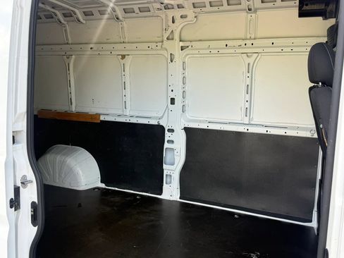 Used 2023 RAM ProMaster 2500 w/ Driver Convenience Group FWD image 23