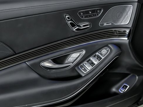 Used 2017 Mercedes-Benz Maybach S 550 4MATIC image 18