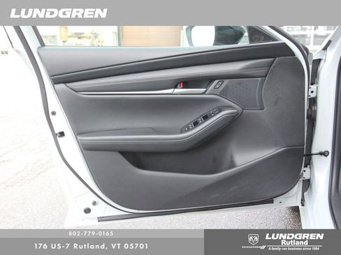 Used 2024 MAZDA MAZDA3 s image 11