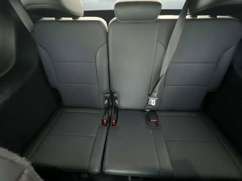 Used 2025 Buick Enclave Preferred image 17