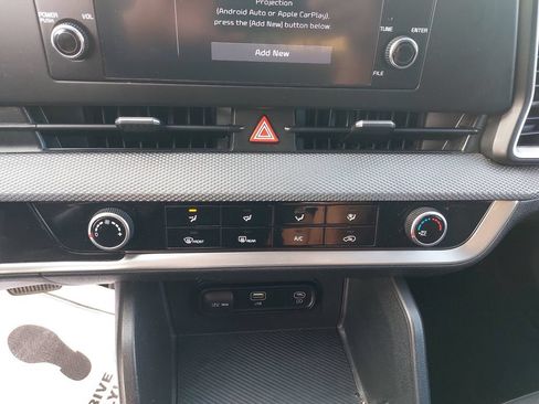 Used 2023 Kia Sportage LX FWD image 17