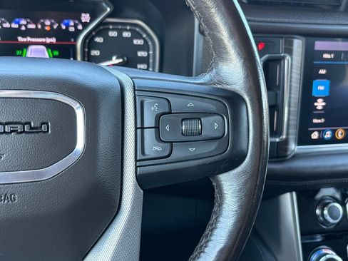 Used 2021 GMC Yukon Denali w/ Denali Premium Package image 21