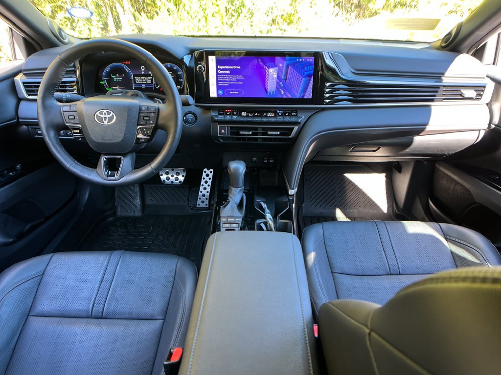 Used 2025 Toyota Camry XSE w/ Premium Plus Package AWD/4WD image 13