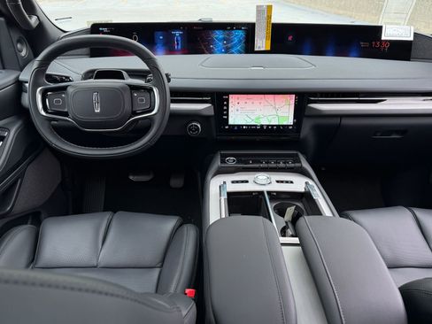 New 2026 Lincoln Navigator L Reserve AWD/4WD image 19