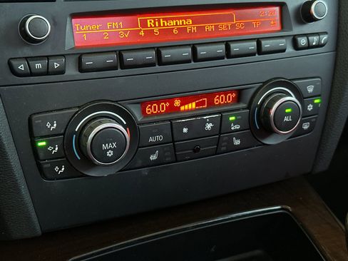 Used 2011 BMW 328i Coupe image 17