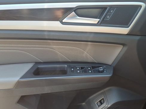 Used 2023 Volkswagen Atlas SE FWD image 16
