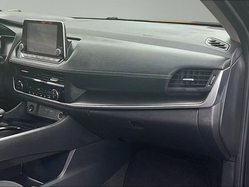 Used 2025 Nissan Rogue SV AWD/4WD image 26