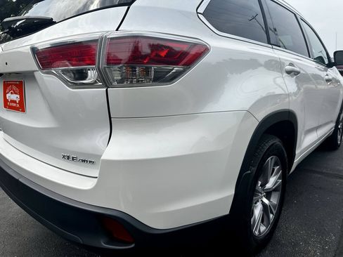 Used 2015 Toyota Highlander XLE AWD/4WD image 7