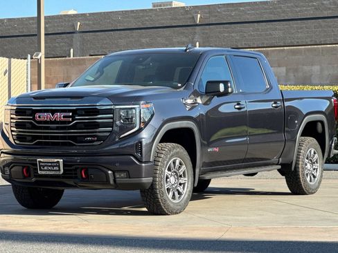 Used 2024 GMC Sierra 1500 AT4 w/ Technology Package AWD/4WD image 8