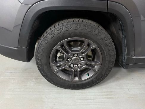 Used 2024 Jeep Grand Cherokee Trailhawk w/ Luxury Tech Group III image 10