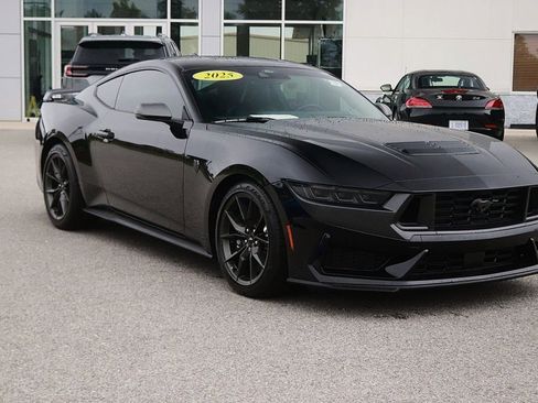 Used 2025 Ford Mustang Dark Horse RWD image 3