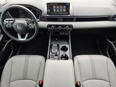 Certified 2025 Honda Pilot Touring image 26