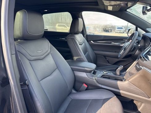 Used 2022 Cadillac XT5 Premium Luxury w/ LPO, Floor Liner Package image 20