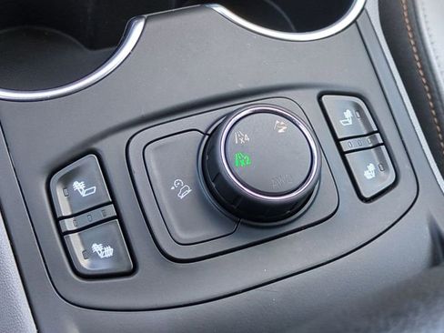 Used 2018 GMC Terrain SLT image 36