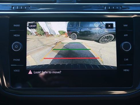 Used 2023 Volkswagen Tiguan SEL R-Line image 18