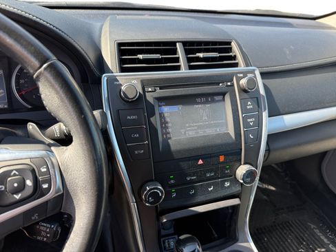 Used 2017 Toyota Camry SE FWD image 12