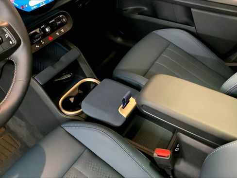 Used 2025 MINI Cooper Countryman S w/ Comfort Package Max image 16