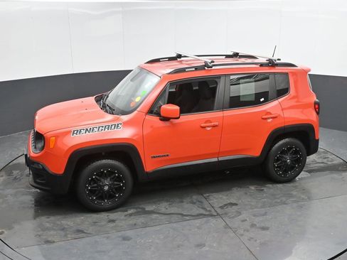 Used 2018 Jeep Renegade Latitude w/ Cold Weather Group image 42