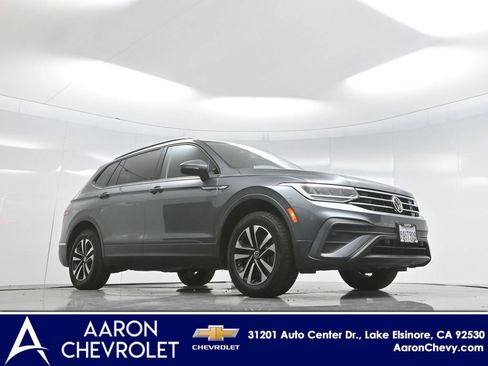 Used 2022 Volkswagen Tiguan S FWD image 2