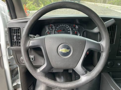 Used 2015 Chevrolet Express 2500 w/ Chrome Appearance Package RWD image 15