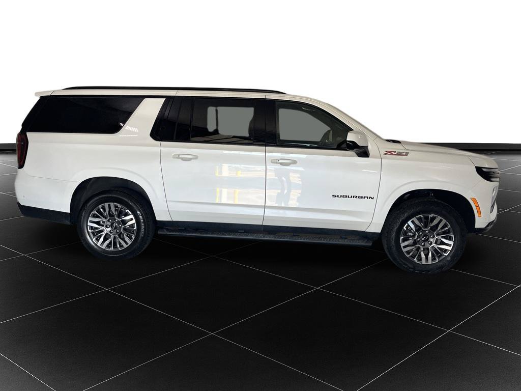 Used 2025 Chevrolet Suburban Z71 AWD/4WD image 6