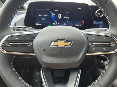New 2026 Chevrolet Equinox EV LT AWD/4WD image 18
