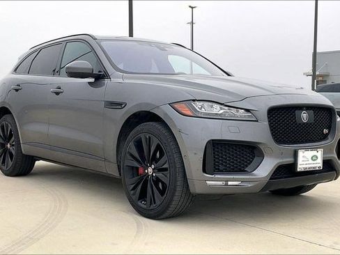 Used 2017 Jaguar F-PACE S image 3