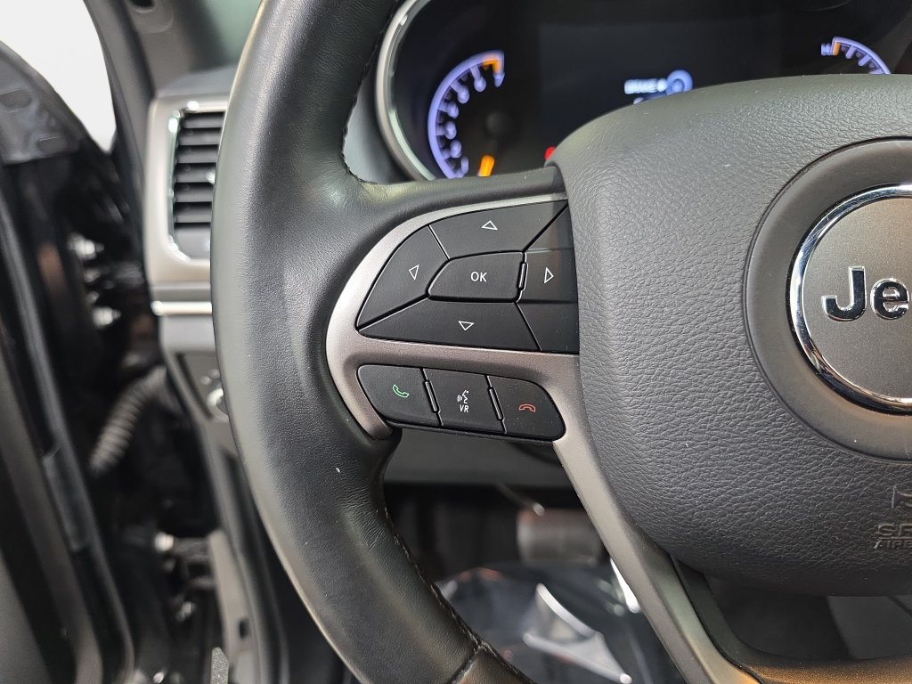 Used 2020 Jeep Grand Cherokee Limited AWD/4WD image 17