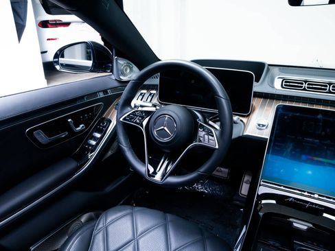 Used 2023 Mercedes-Benz Maybach S 680 4MATIC image 13