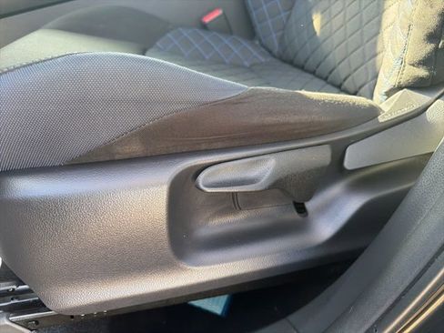 Used 2020 Toyota C-HR XLE image 17