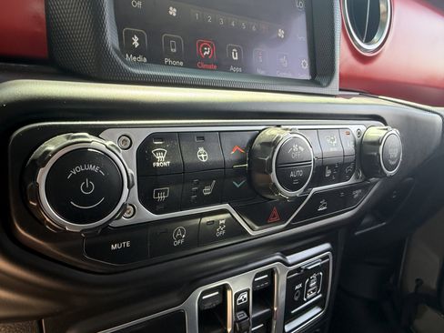 Used 2020 Jeep Gladiator Rubicon AWD/4WD image 41