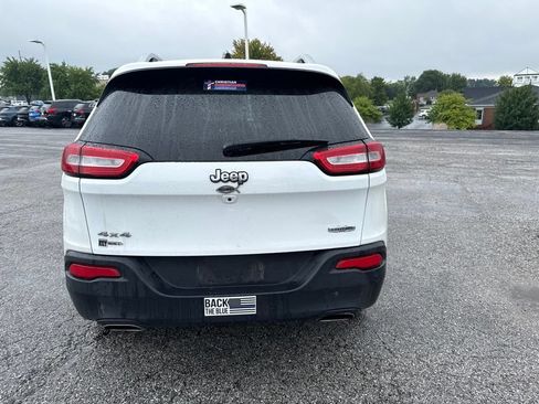 Used 2018 Jeep Cherokee Latitude w/ Cold Weather Group AWD/4WD image 6