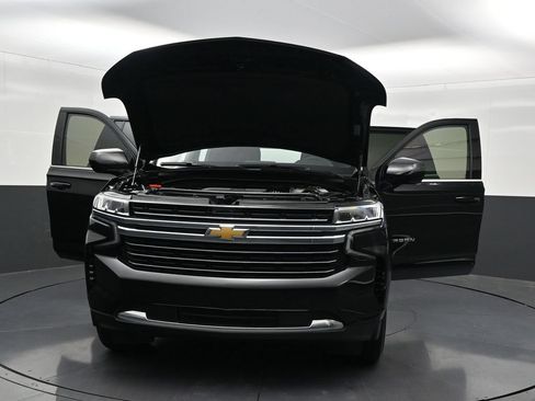 Used 2023 Chevrolet Suburban LT RWD image 39