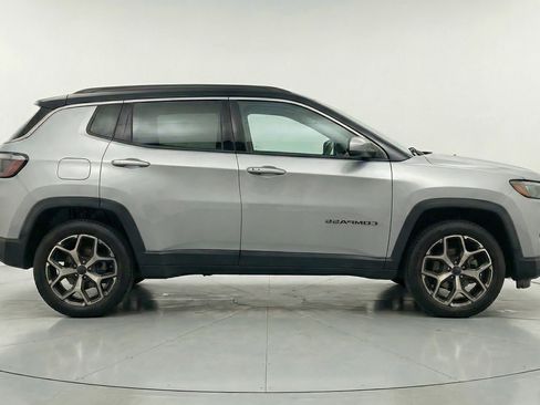Used 2025 Jeep Compass Limited AWD/4WD image 11