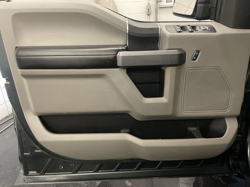 Used 2018 Ford F150 XLT AWD/4WD image 13