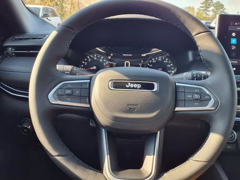 New 2026 Jeep Compass Altitude image 12