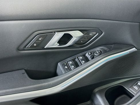 Used 2025 BMW 330i Sedan image 15