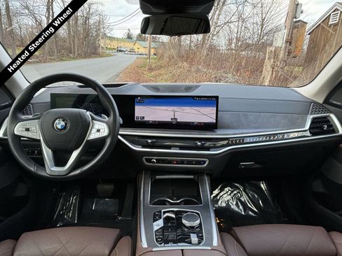 Used 2023 BMW X7 xDrive40i w/ Premium Package AWD/4WD image 5