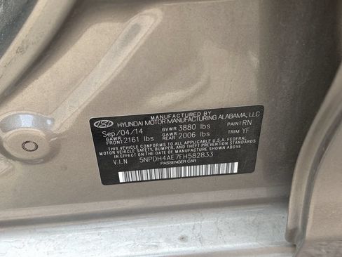 Used 2015 Hyundai Elantra SE FWD image 11