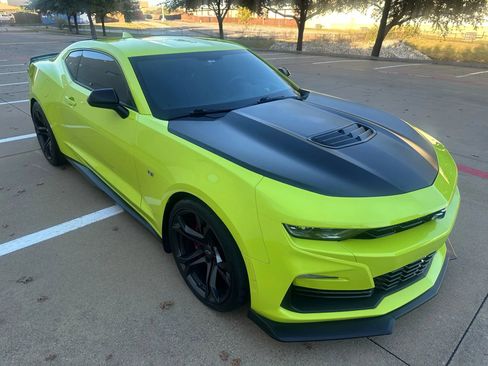 Used 2020 Chevrolet Camaro SS image 4