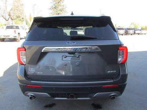 Used 2022 Ford Explorer Limited w/ Equipment Group 301A AWD/4WD image 5