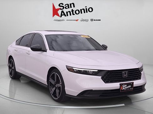 Used 2023 Honda Accord Sport image 2