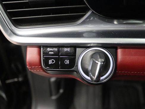 Used 2019 Porsche Panamera 4 image 37