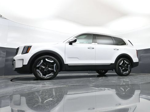 Used 2025 Kia Telluride S FWD image 53
