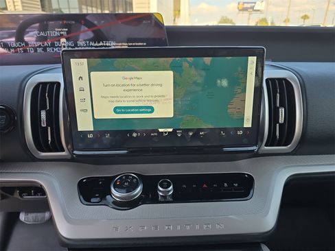 New 2025 Ford Expedition Active image 17